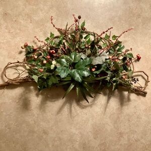 Artificial Greenery Ivy Floral Grapevine Wooden Wall Decor